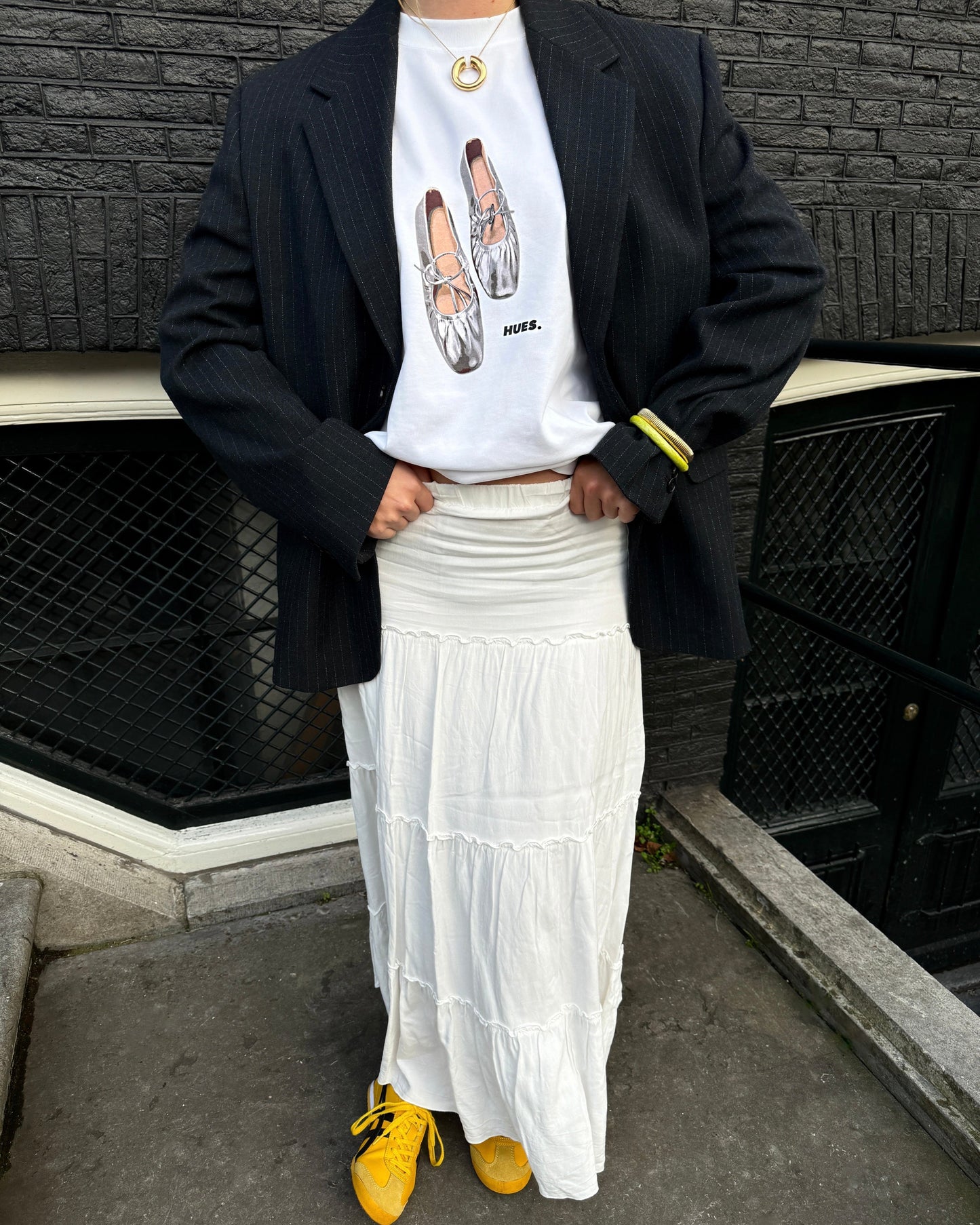 TWIRL TEE