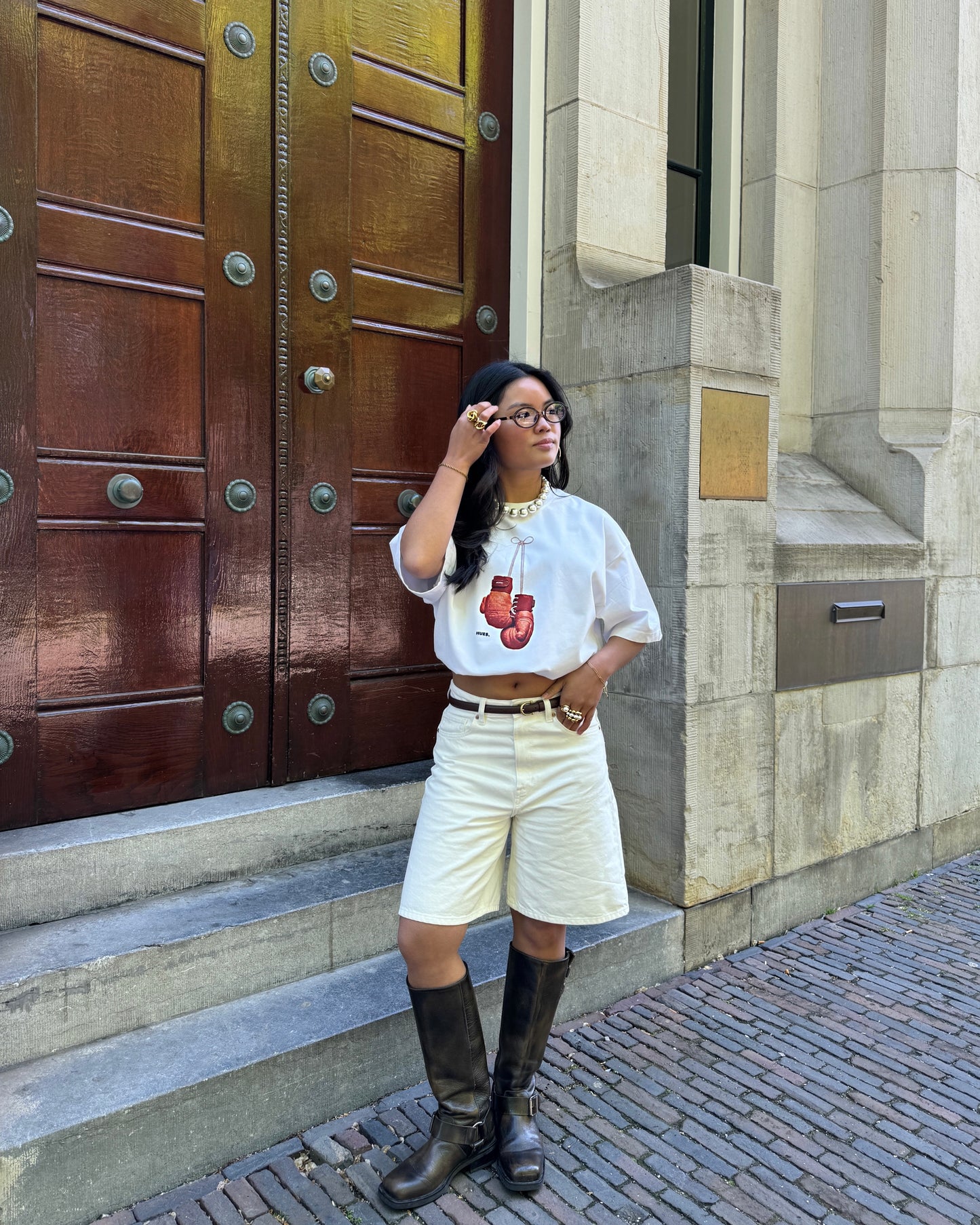 GLOVED CRUMBLE TEE