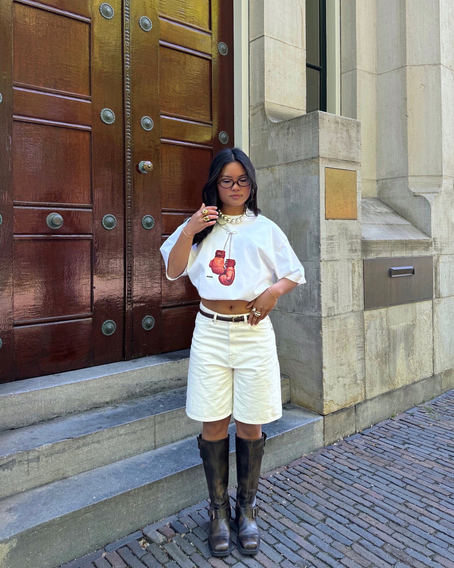 GLOVED CRUMBLE TEE