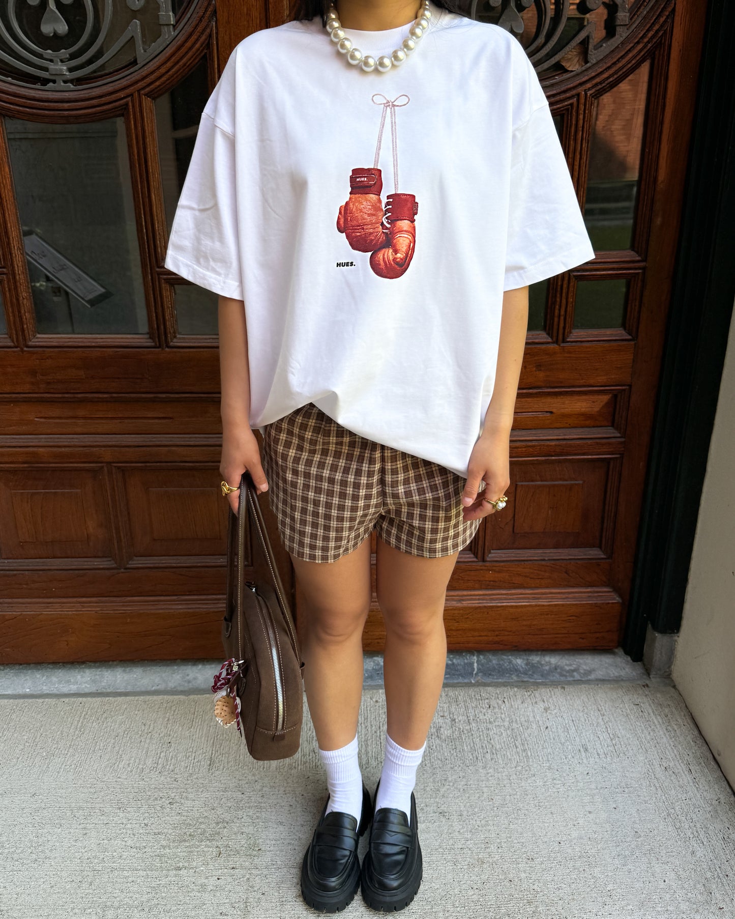 GLOVED CRUMBLE TEE