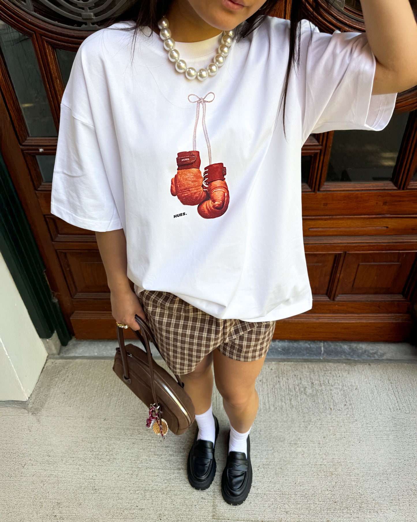GLOVED CRUMBLE TEE