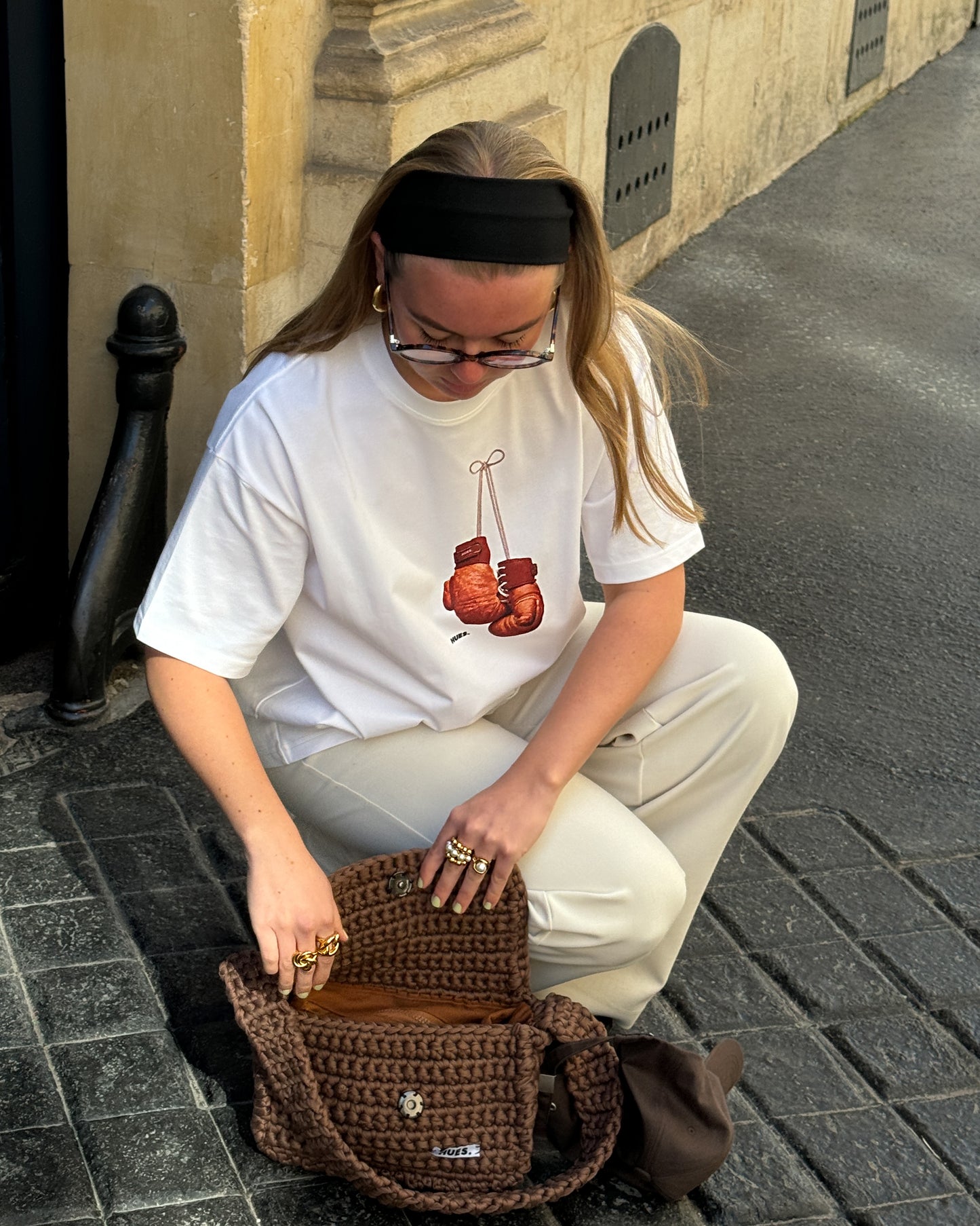 GLOVED CRUMBLE TEE