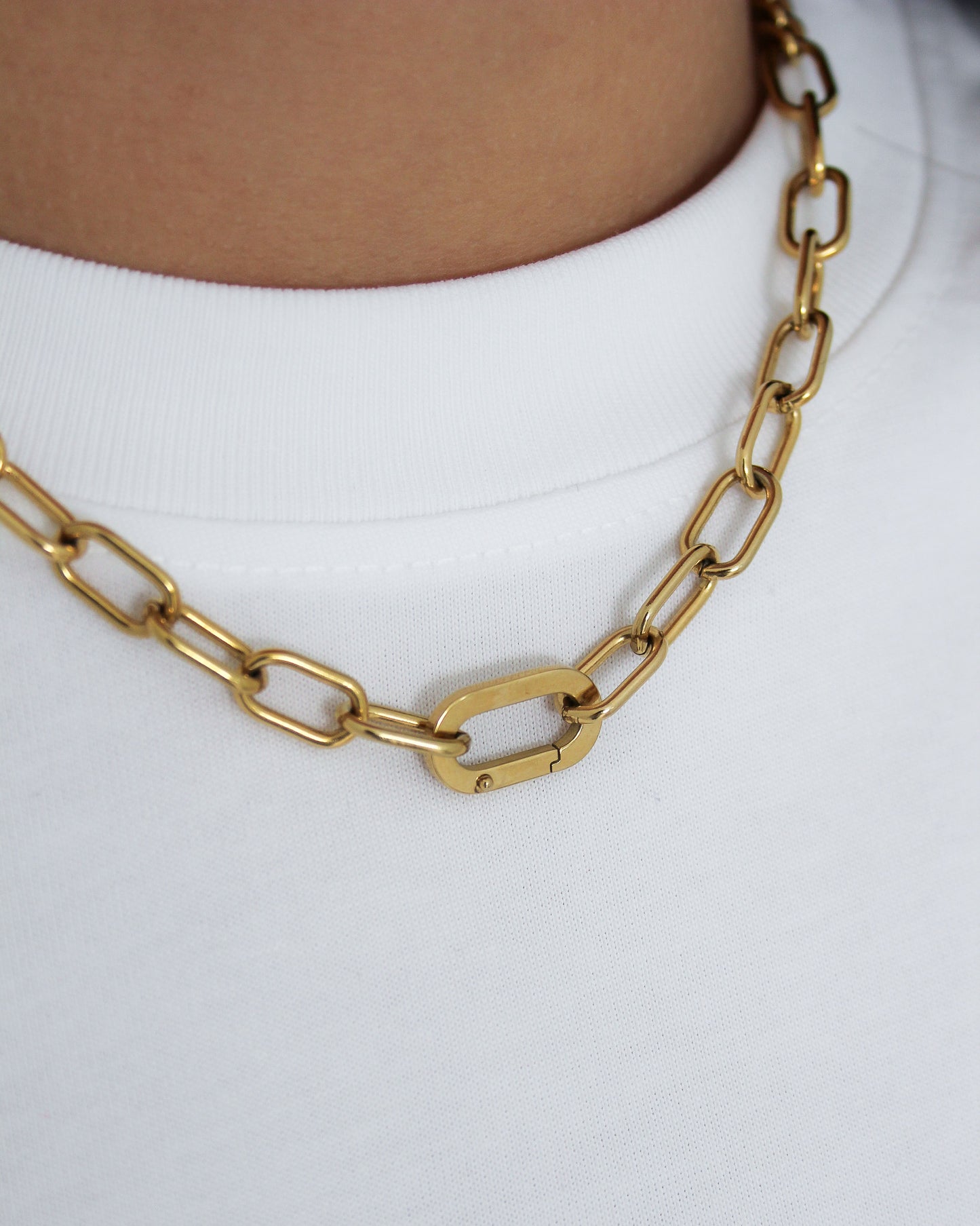CHUNKY CHAIN NECKLACE - GOLD