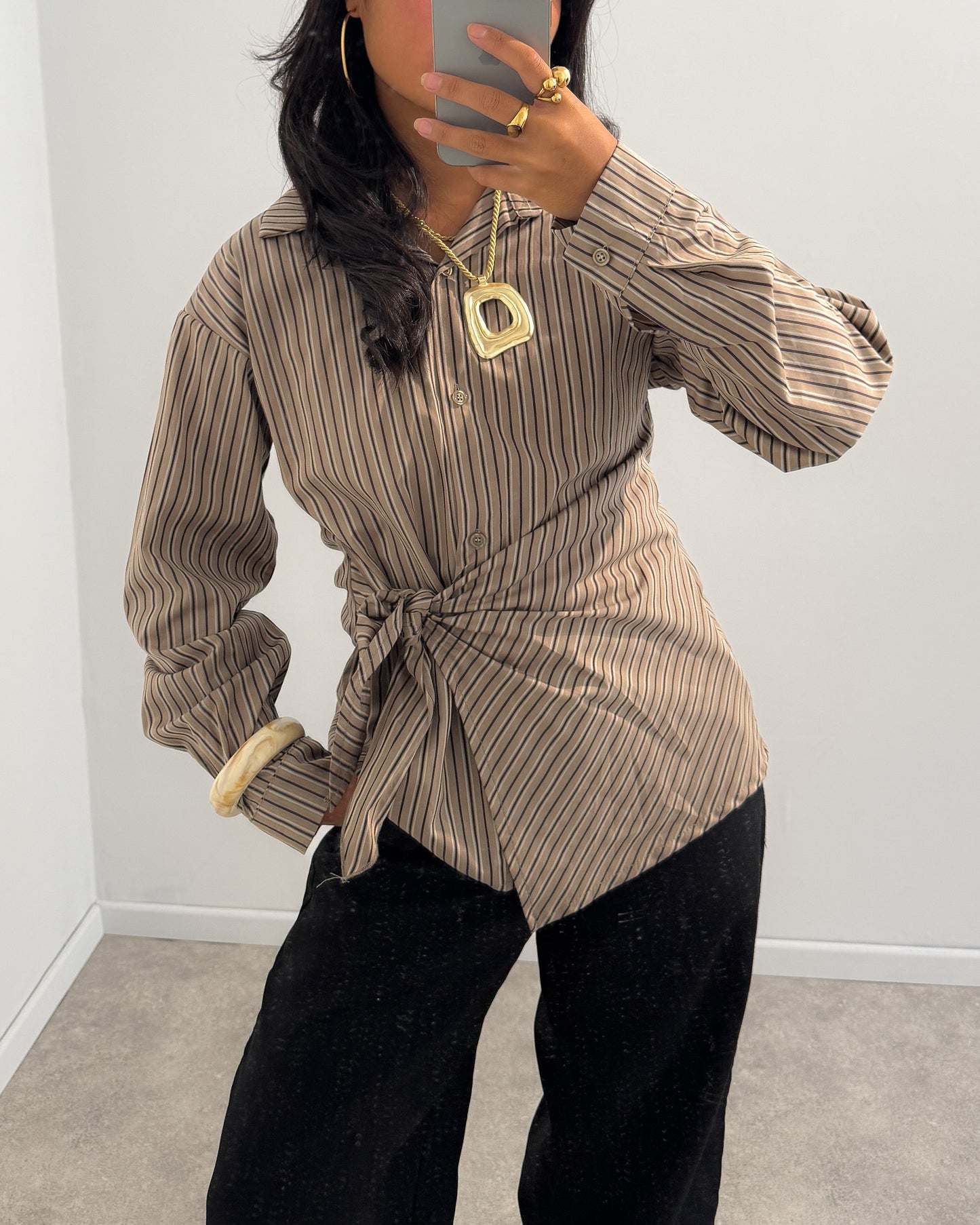 STRIPED SHIRT WITH SIDE KNOT - BEIGE