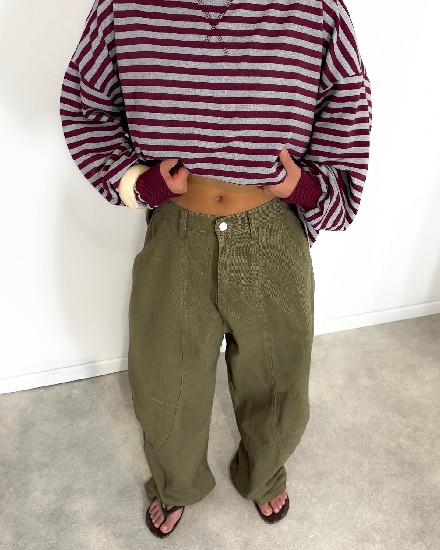 OVERSIZED BALLOON JEANS - KHAKI ARMY