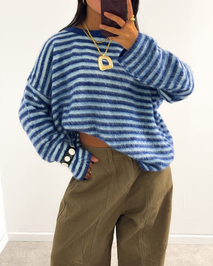 STRIPED FUZZY KNIT - BLUE