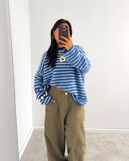 STRIPED FUZZY KNIT - BLUE