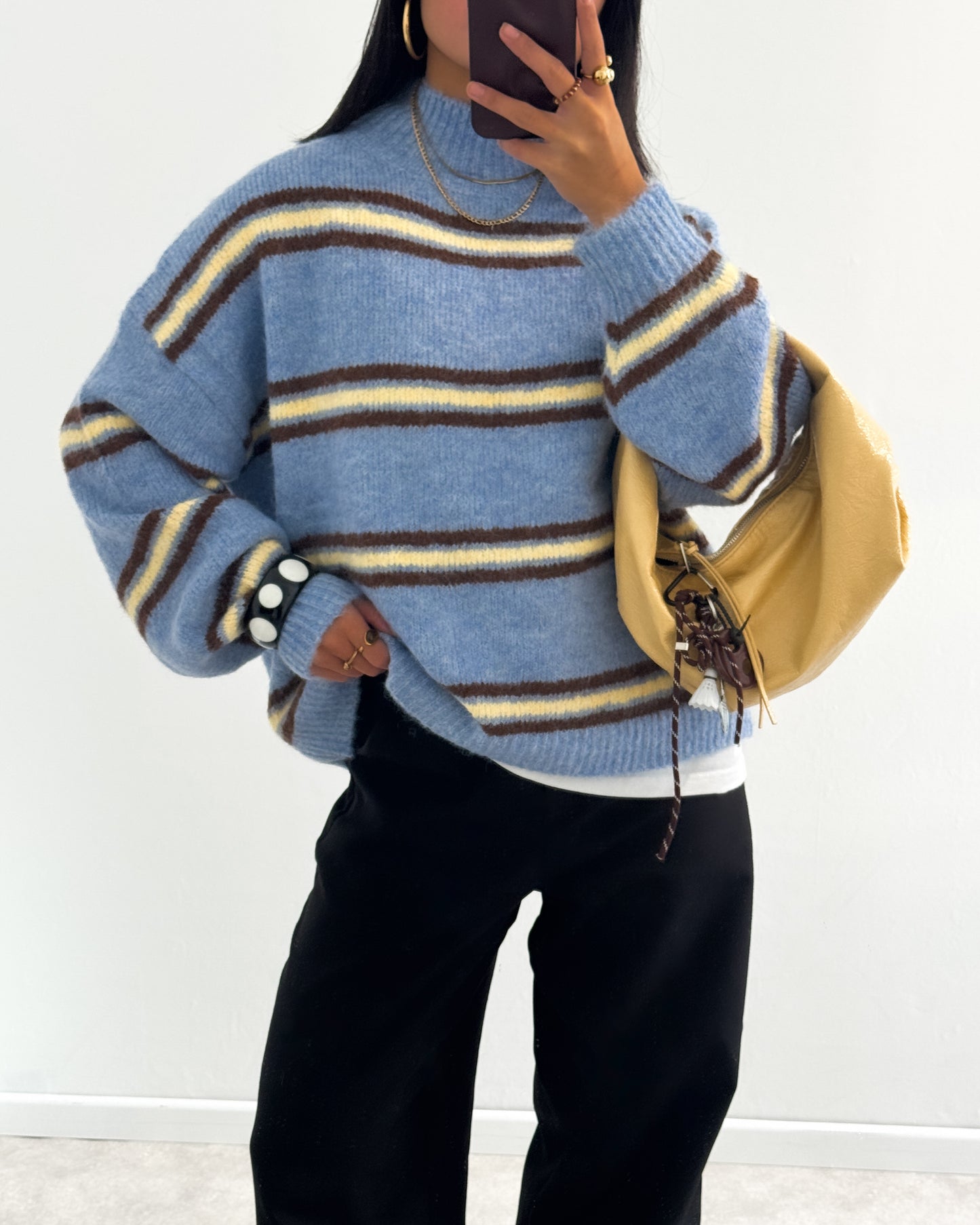 DOUBLE STRIPED FUZZY KNIT - BLUE
