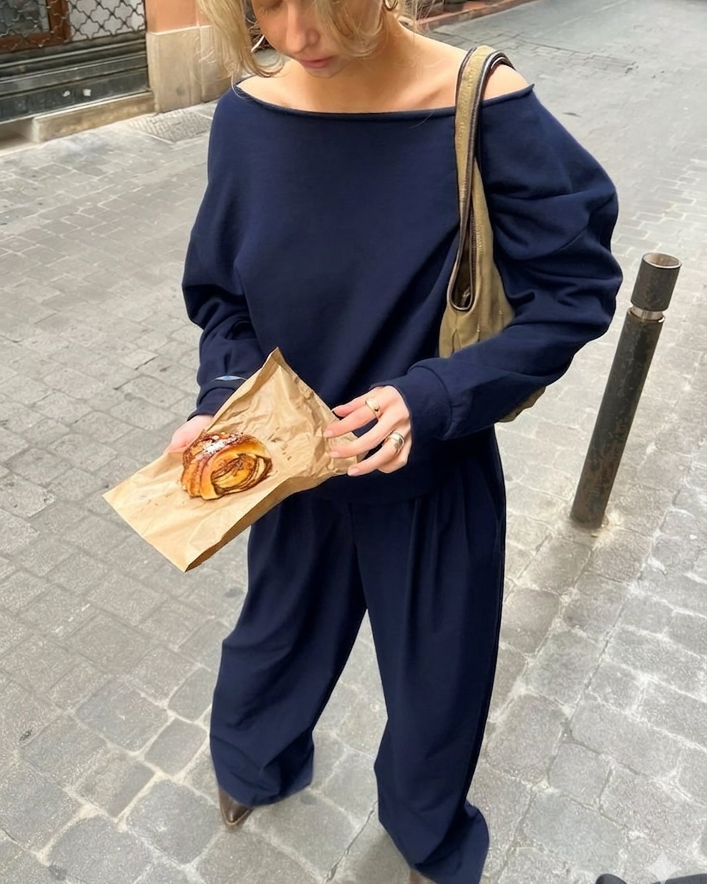 ONE SHOULDER ASYMMETRICAL SWEATER - NAVY